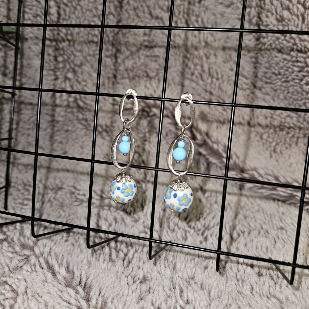 Boho Silver Floral Dangle Earrings Blue White Ceramic Bead Artisan Chinoiserie - Picture 1 of 3